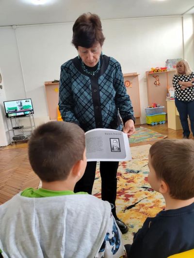 Поклон пред Апостола 17