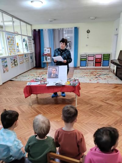 Поклон пред Апостола 8